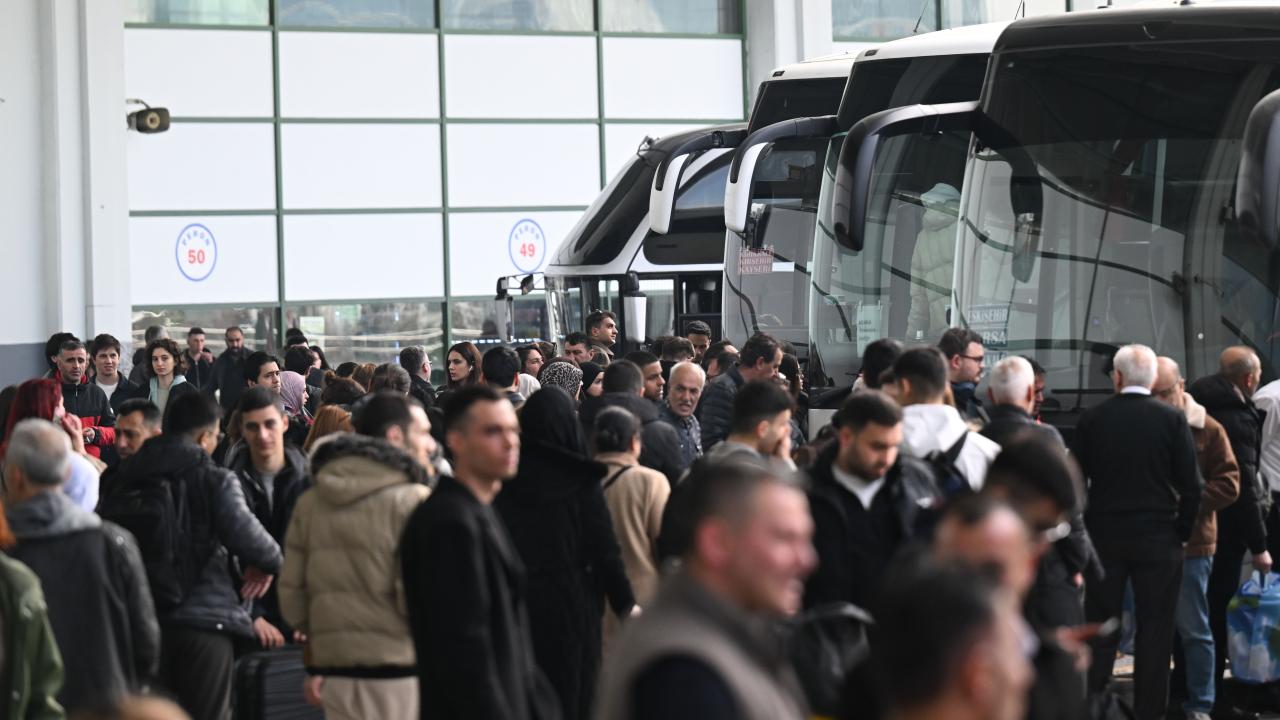 Bayram öncesi otogarlarda yoğunluk yaşanıyor