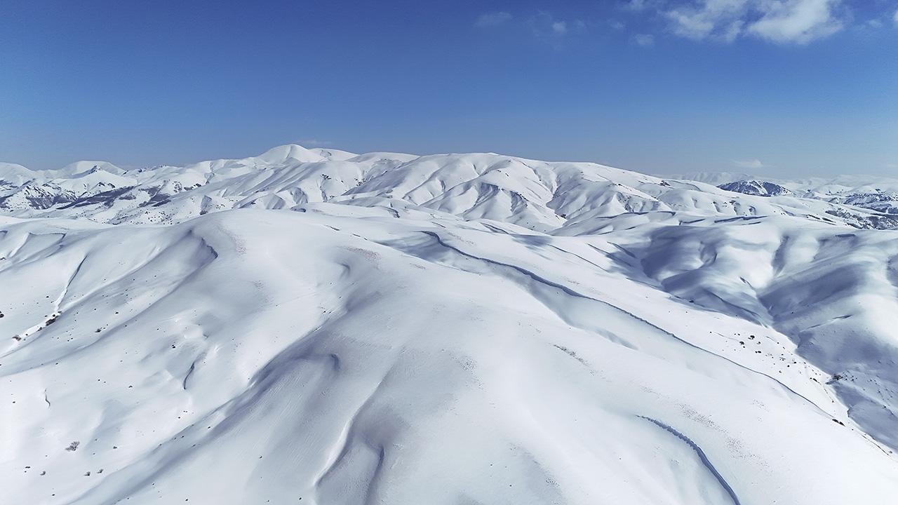 Baharda kış geri döndü: 21 Martta 2 metre kar