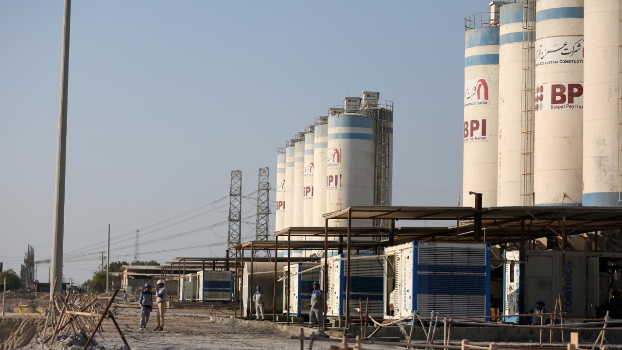 İran'daki nükleer santrale füze isabet etti