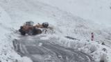 Şırnak-Hakkari yolunda çığ: 40 yolcu mahsur kaldı