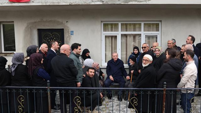 Cumhurbaşkanı Erdoğan bayramda hemşehrileriyle buluştu