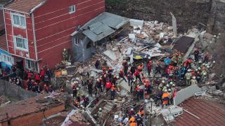 Fatih'te doğal gaz patlaması sonucu 2 bina çöktü