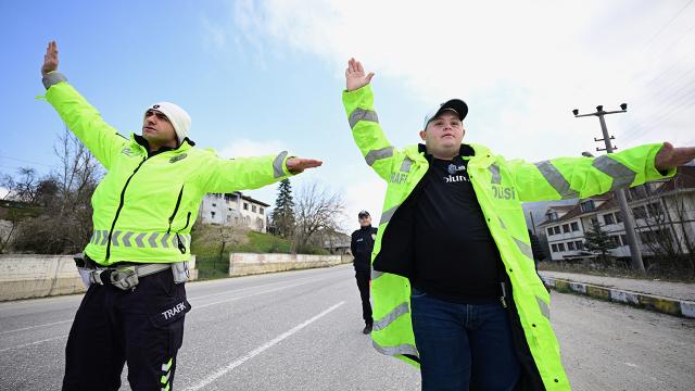 Down sendromlu Fırat'ın polis olma hayali gerçek oldu
