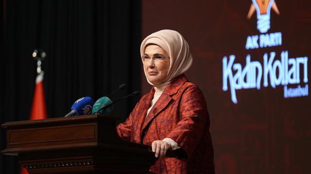 Emine Erdoğan, AK Parti İstanbul Kadın Kolları ile Vefa İftarı'nda Birlik ve Beraberlik Vurgusu Yaptı