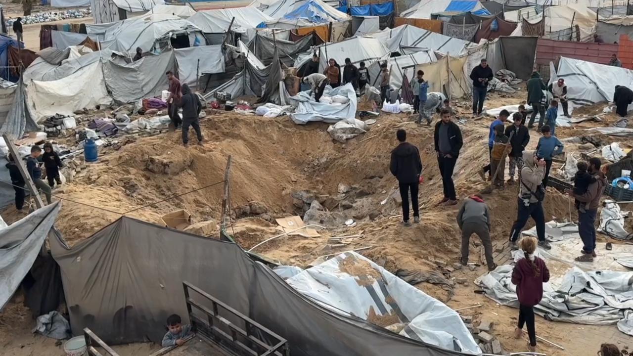 Katil İsrail, Gazze'de çadırı vurdu