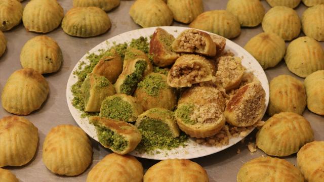 Kilis'te Ramazan Bayramı'nın gözde tatlısı gerebiç hazırlanmaya başladı