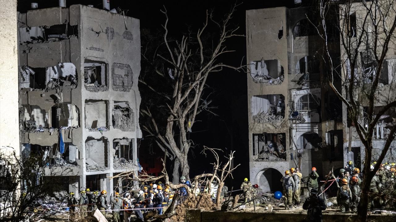 İran'ın saldırasının ardından, İsrail'de en az 180 yaralı