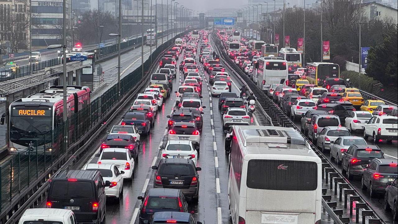 İstanbul’da bayram dönüşü trafik yoğunluğu oluştu