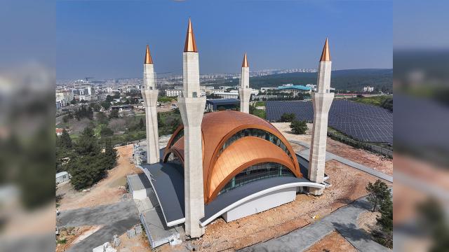 İzmir’de 5 bin kişilik cami ve külliye ibadete açılıyor