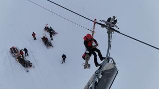 Kayak merkezinde hayat kurtaran tim: JAK