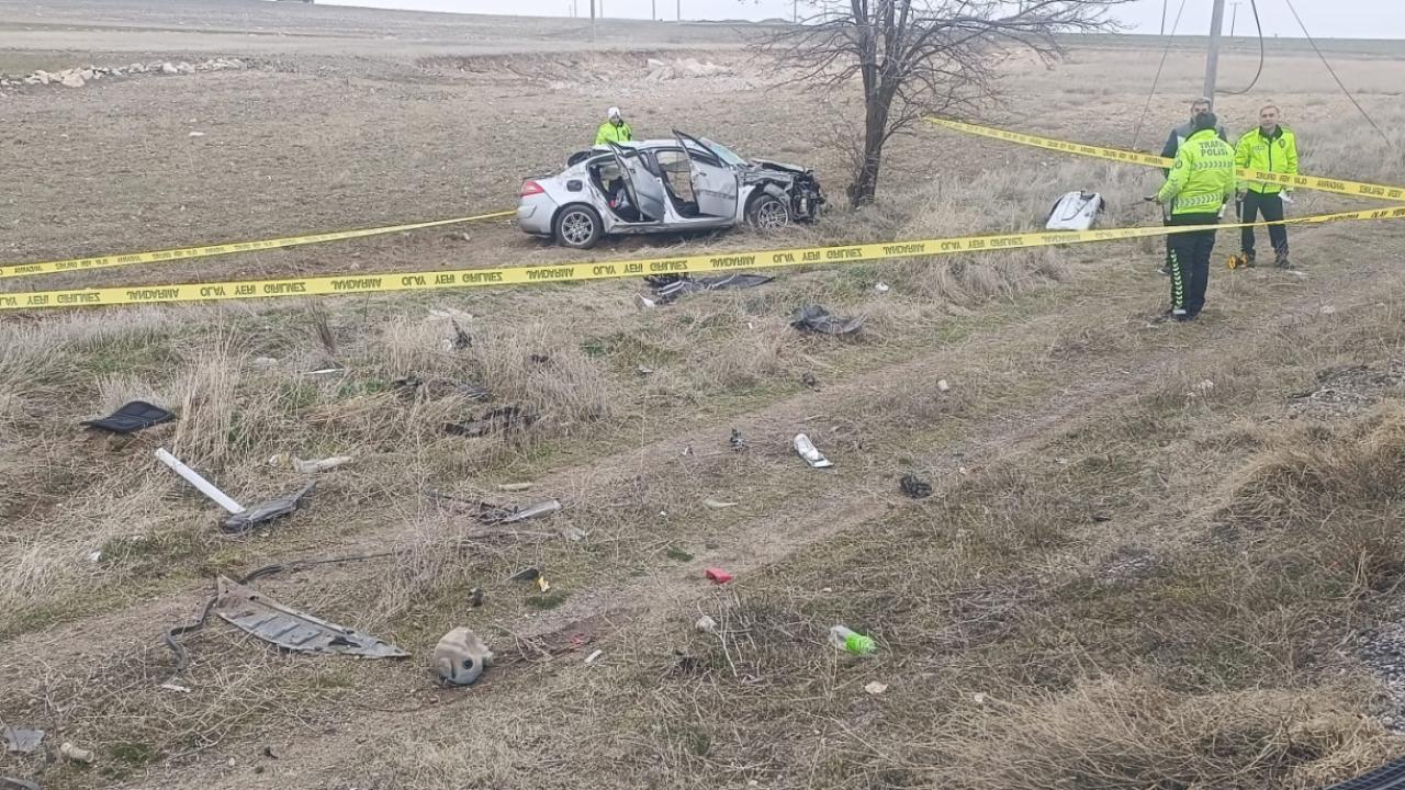 Otomobil şarampole devrildi: Anne ve baba öldü, 4 çocuğu ağır yaralandı