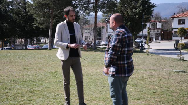 Köpeğini gezdirirken başıboş pitbullun saldırısına uğradı