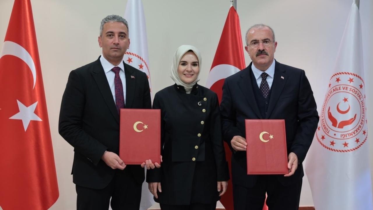 Aile ve Sosyal Hizmetler Bakanlığı, Çanakkale'deki çocuk evleri sitesi için protokol imzaladı