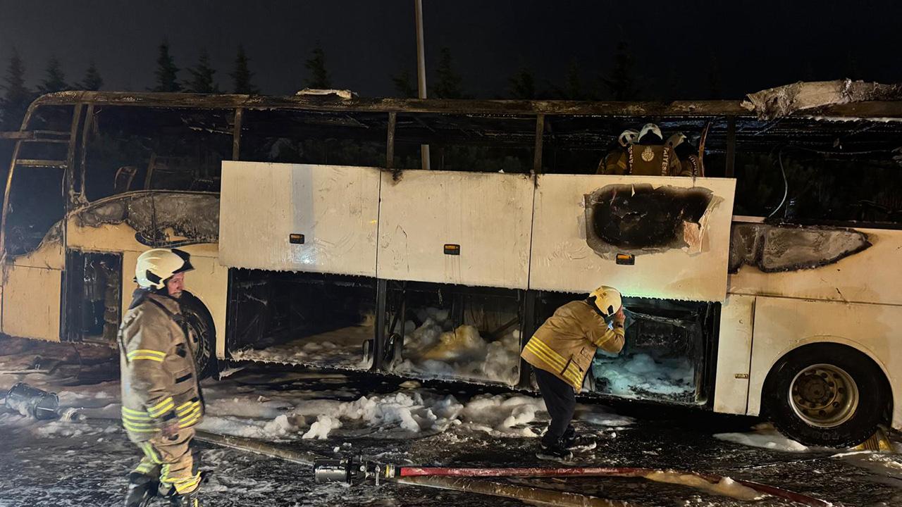 İstanbul’da şehirlerarası yolcu otobüsü küle döndü