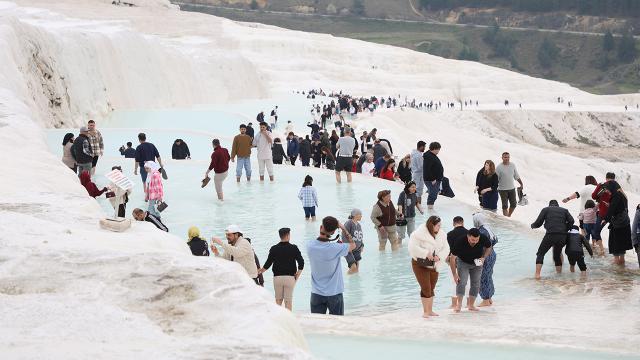 Beyaz cennette bayram yoğunluğu
