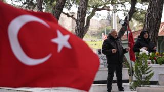 Şehitliklerde buruk bayram