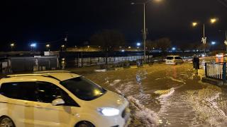 Siirt'i sağanak vurdu, su baskınları yaşandı