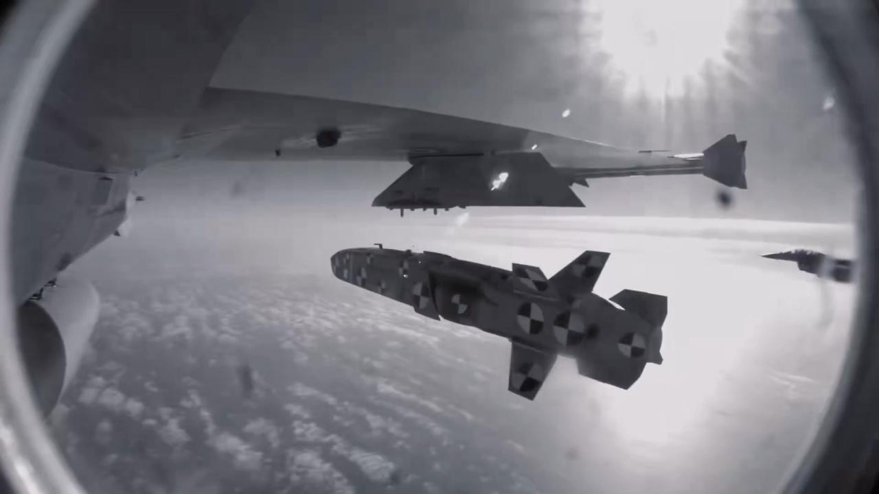 Milli seyir füzesi SOM-J canlı harp başlığıyla hedefini tam isabetle vurdu