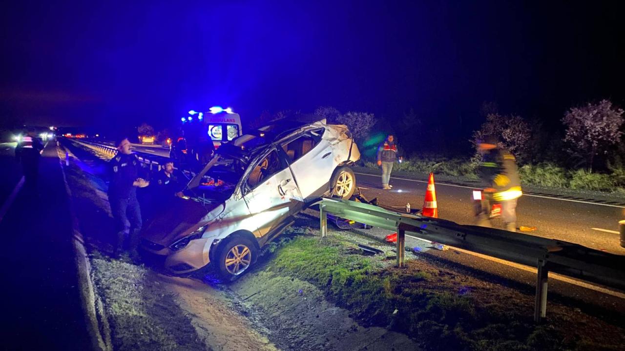 Otomobil SUV tipi araçla çarpıştı: 2 ölü, 4 yaralı