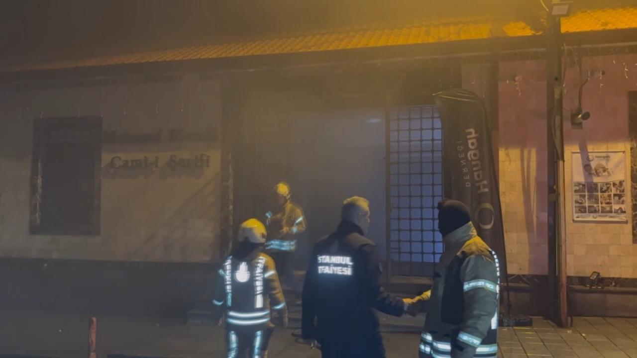 Beykoz’da Mahmud Efendi Camii’nde çıkan yangın söndürüldü