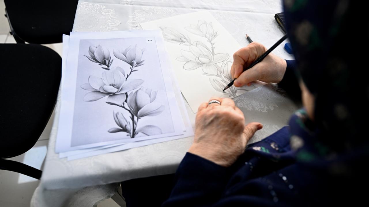 "Resim yaparken kafamı dinliyorum"