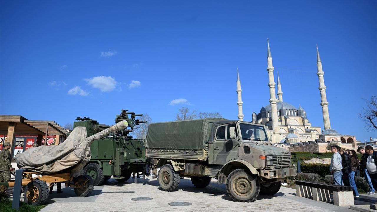 Selimiye Meydanı`ndaki program