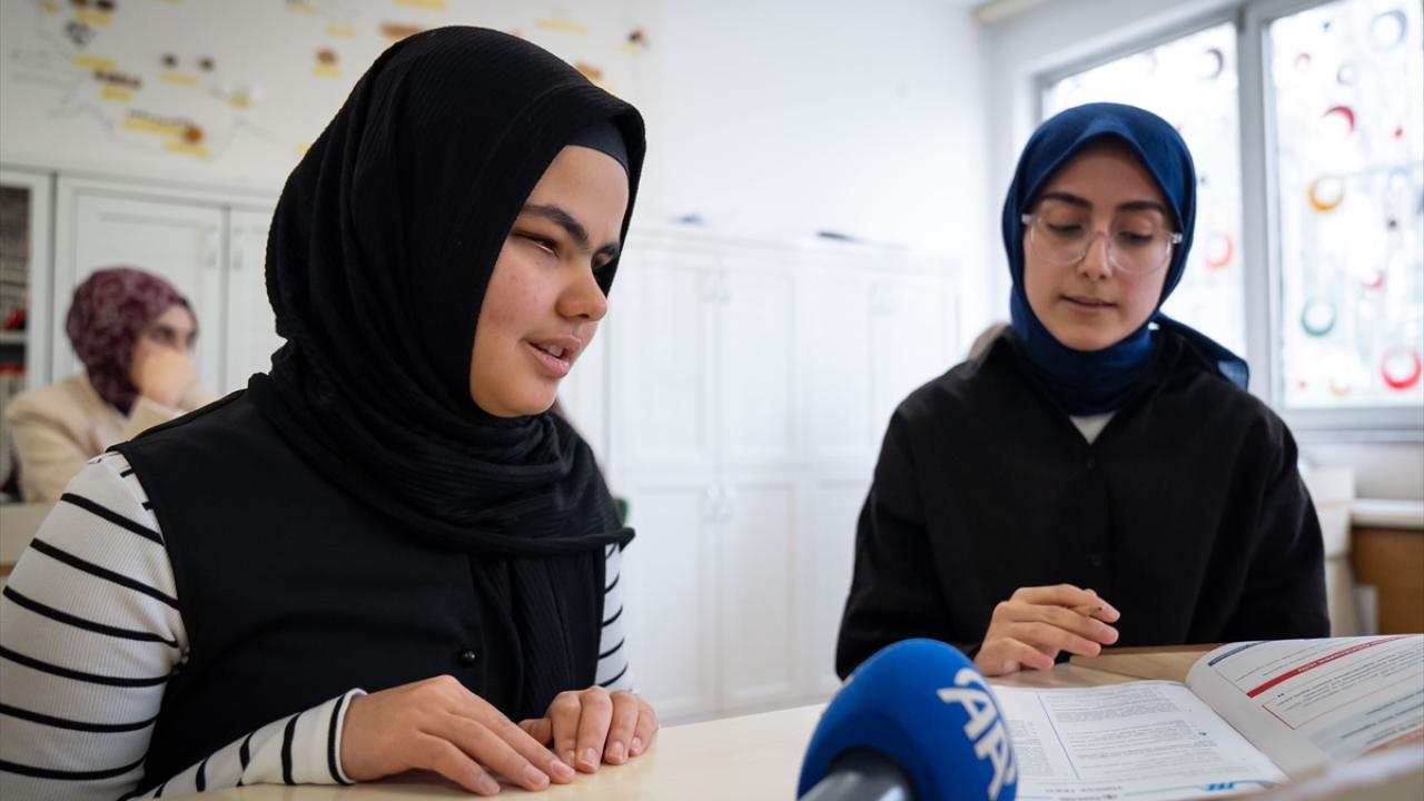 "Derslerimi anlamada yardımcı oldu"