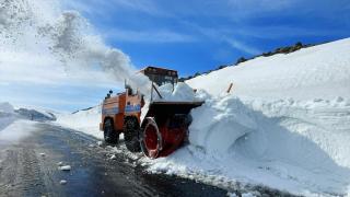 Ardahan'da kar nedeniyle 3,5 aydır kapalı olan yol açılıyor