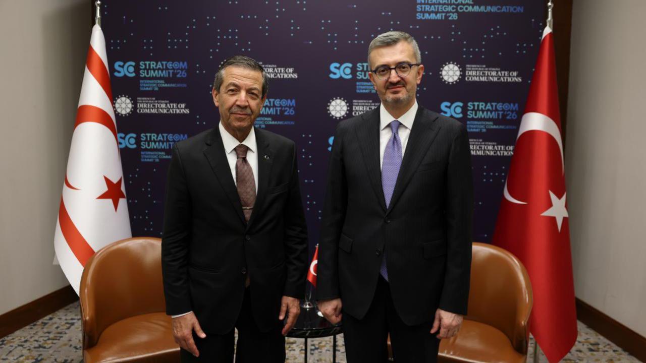İletişim Başkanı Duran, KKTC Dışişleri Bakanı Ertuğruloğlu ile bir araya geldi