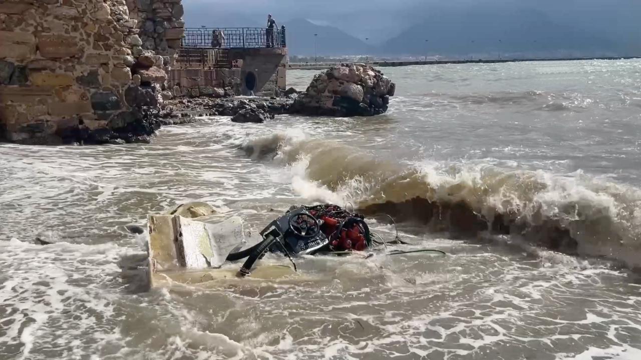 Alanya açıklarında balıkçı teknesi battı: 2 kişi yüzerek kurtuldu