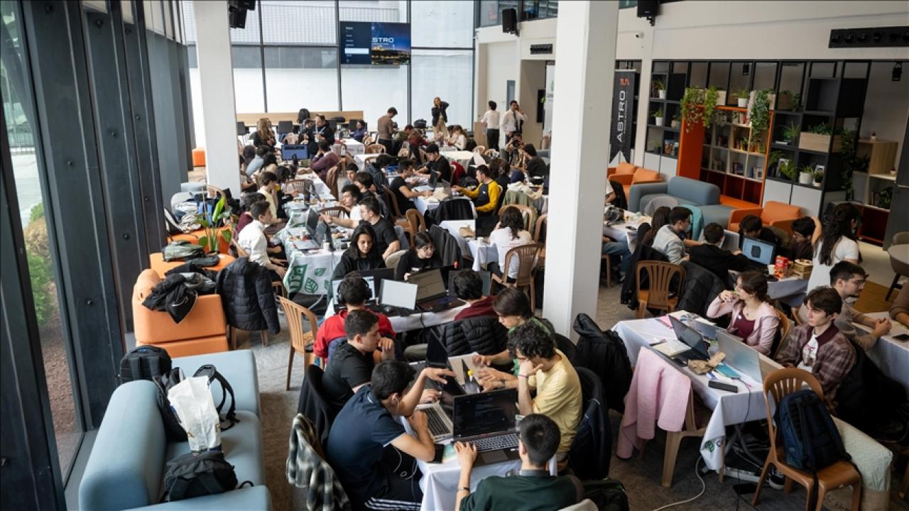 Türkiye imzalı uzay hackathonu dünyaya yayılacak