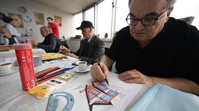 Türk Kızılay Konukevi sakinleri, sanatsal faaliyetlerle hayatlarına renk katıyor