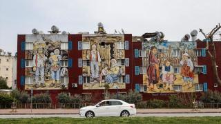 Mersin'de ünlü ressamların eserlerinin resmedildiği binalar mahalleye renk katıyor