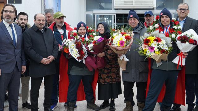 Erzurumlu İkiz Sporcular Fransa'dan 6 Madalya ile Döndü