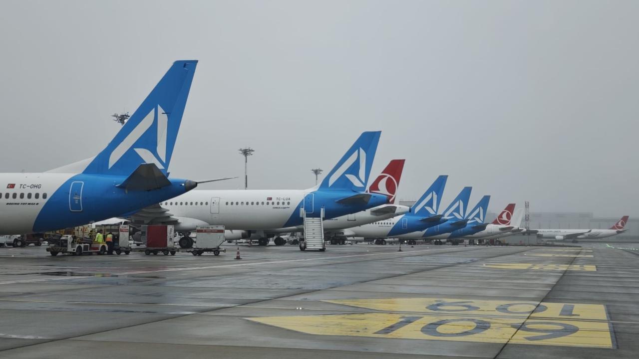 İstanbul'da uçuşlara yağmur engeli