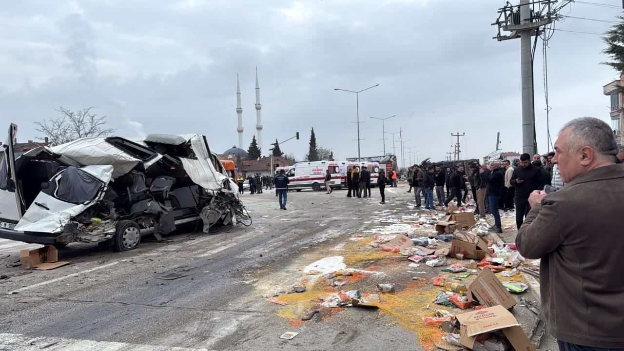 Samsun’da 6 araçlık kaza: 19 yaralı