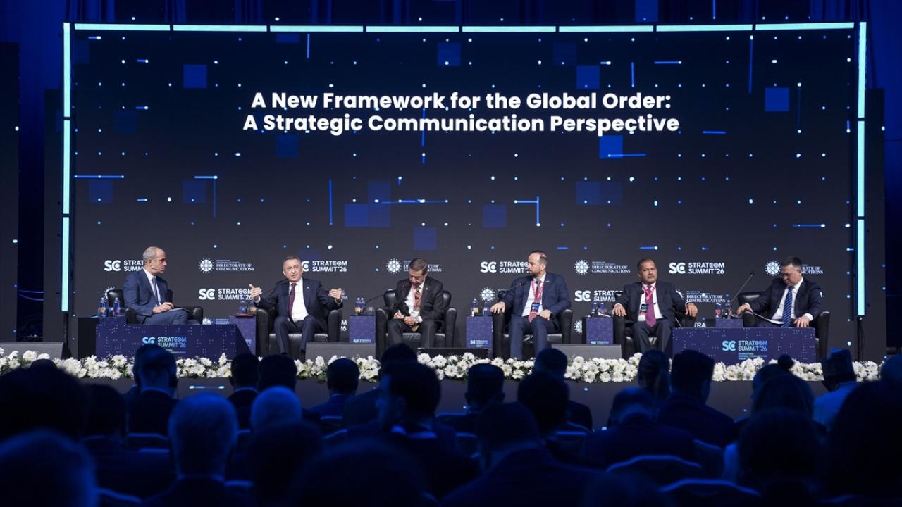 STRATCOM Zirvesi'nde 'Dijital Ekosisteminde Küresel Kamuoyunun Dönüşümü' paneli düzenlendi