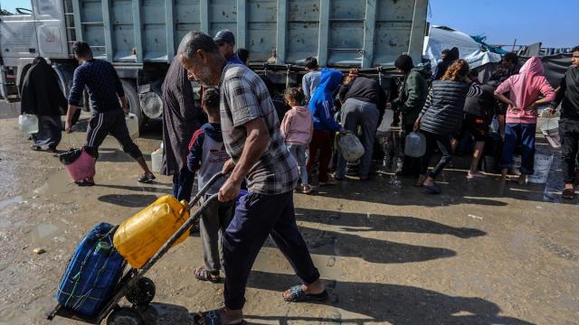 Gazze'deki su krizi devam ediyor