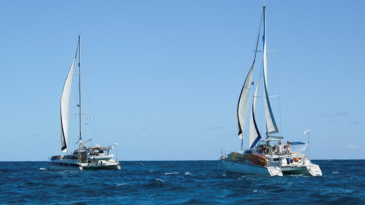 Küba'ya insani yardım götüren iki sivil tekne kayboldu