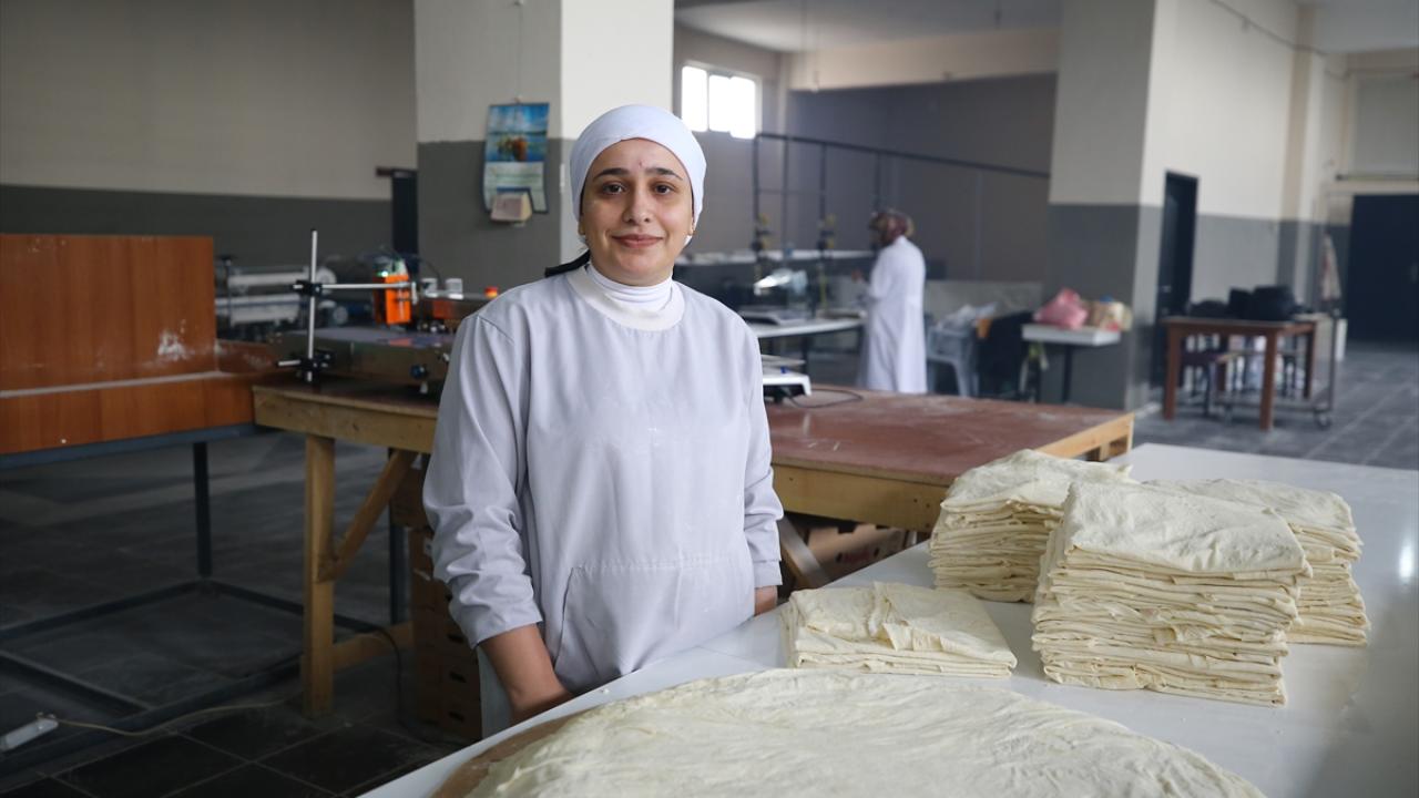 "Eğitimim için harçlığımı buradan çıkardım"