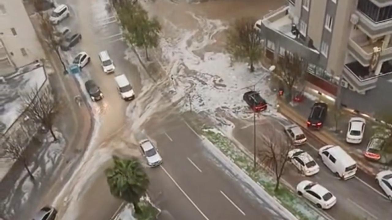 Adana'da sağanak etkili oldu