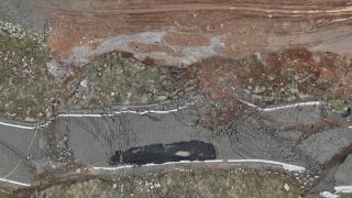 Nemrut Dağı'nda göçük nedeniyle ulaşıma kapanan yolun açılması için çalışma yürütülüyor