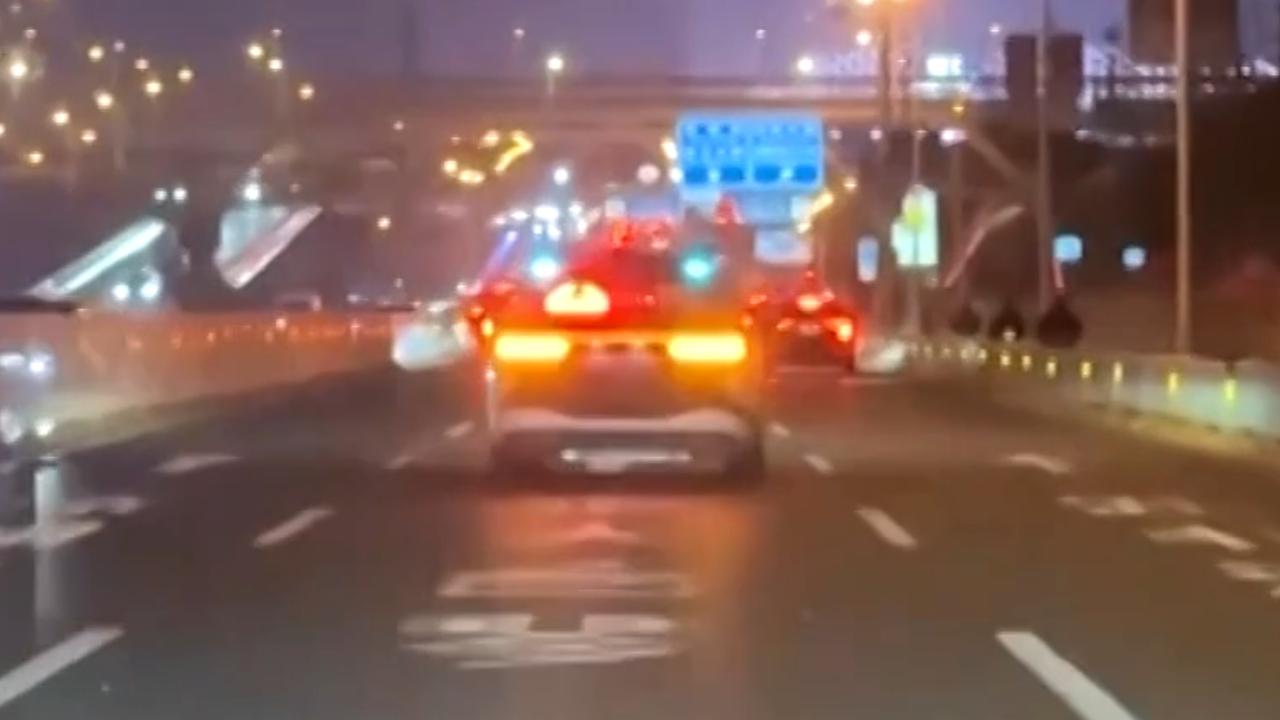 Çin’de sürücüsüz taksiler sistem arızası nedeniyle yolda kaldı