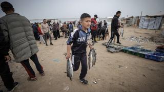 Gazze'de balıkçılar zor şartlar altında avlanmaya devam ediyor