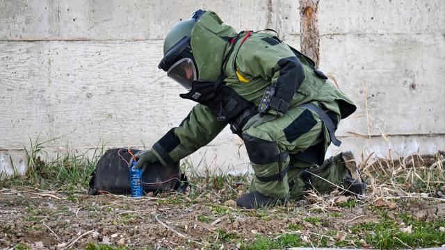 Bomba uzmanları "ilk hata son hatadır" prensibiyle görevlerini icra ediyor