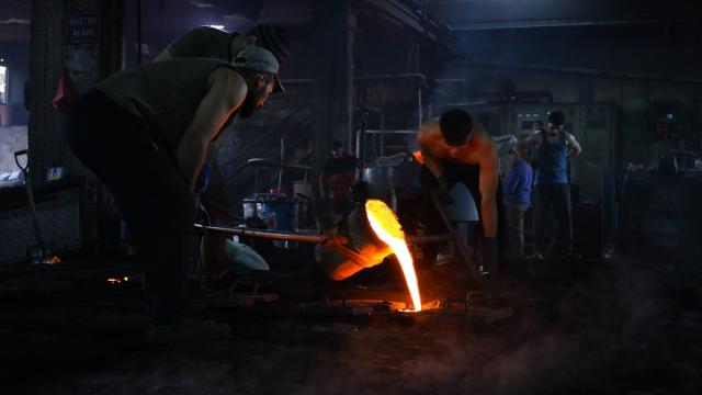 Gaziantep’te dökümhanelerde zorlu mesai