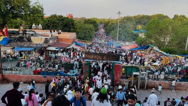 Hindistan'da dünyanın en kapsamlı nüfus sayımı başladı