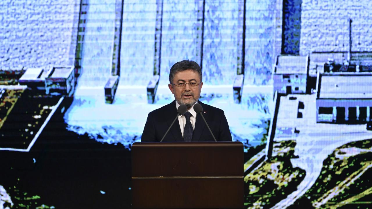 Bakan Yumaklı: Kapalı borulu sulama sistemleriyle 10 milyar metreküp tasarruf sağlıyoruz