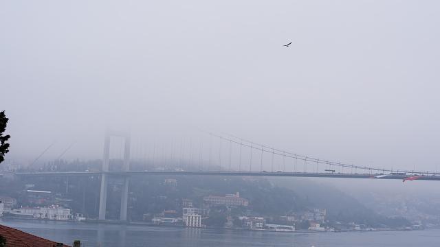 İstanbul sisle kaplandı