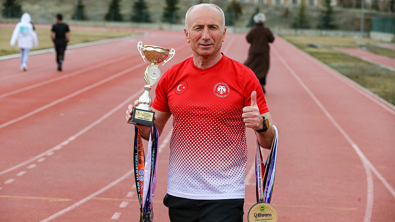 Sigarayı bıraktı, madalyalara koştu